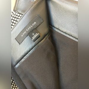 Skirt - Ann Taylor - Size 2 - Black Leather waist band - black and white skirt